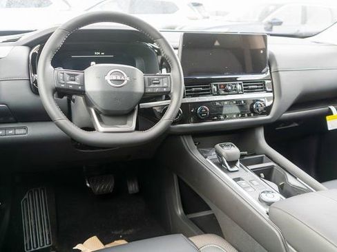 New 2026 Nissan Pathfinder SL image 11