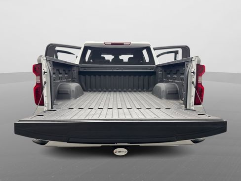 Used 2023 Chevrolet Silverado 1500 Custom w/ Rally Edition AWD/4WD image 17