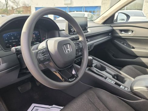 Used 2023 Honda Accord EX image 8
