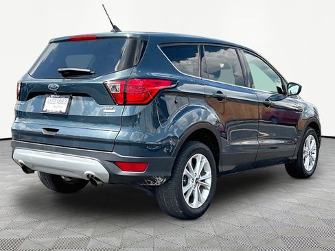 Used 2019 Ford Escape SE FWD image 6