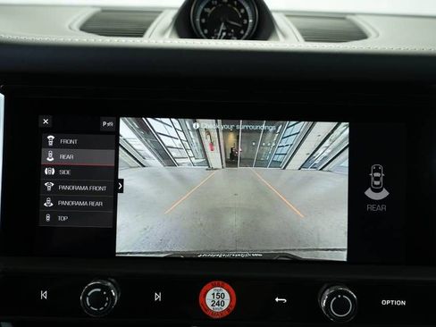 Certified 2025 Porsche Macan AWD/4WD image 19