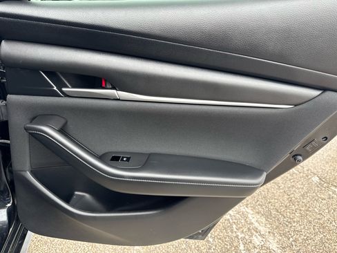 Used 2022 MAZDA MAZDA3 s image 33