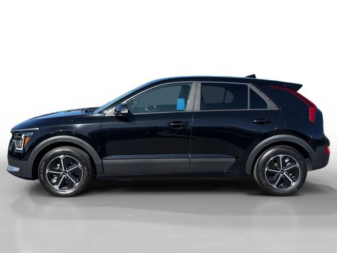 Used 2023 Kia Niro LX FWD image 2