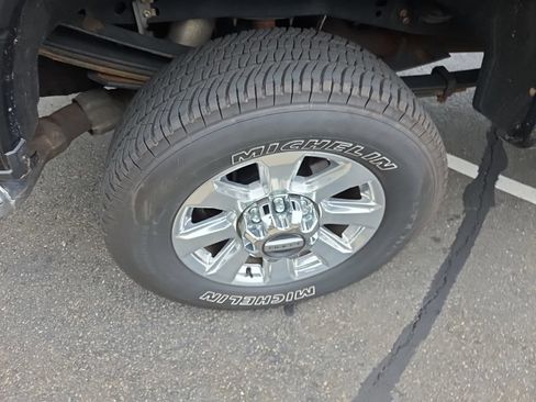 Used 2019 Ford F350 Platinum w/ FX4 Off-Road Package AWD/4WD image 8