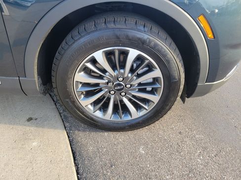 Certified 2022 Lincoln Nautilus AWD w/ Premium Package image 33