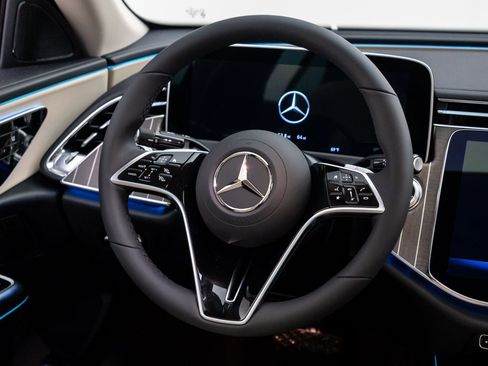 New 2026 Mercedes-Benz E 350 4MATIC Sedan image 12