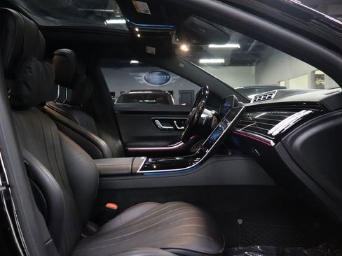Used 2023 Mercedes-Benz S 500 4MATIC w/ AMG Line image 24