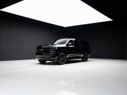 Used 2024 Chevrolet Suburban RST w/ Luxury Package image 78