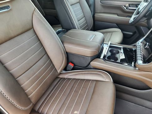 New 2026 GMC Yukon Denali Ultimate image 9