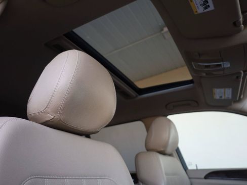 Used 2014 Mercedes-Benz GL 450 4MATIC image 30