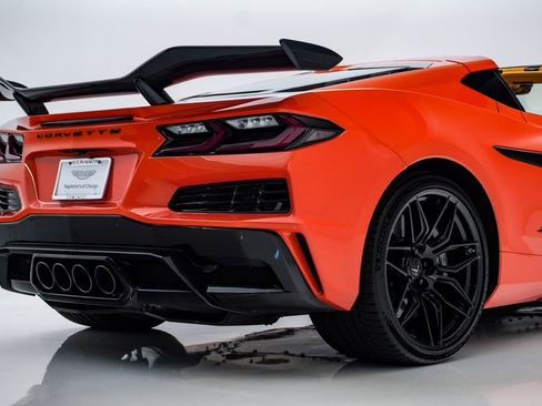 Used 2025 Chevrolet Corvette Z06 w/ Z07 Performance Package RWD image 15