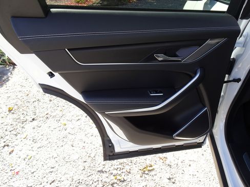 New 2025 Jaguar F-PACE R-Dynamic S image 21