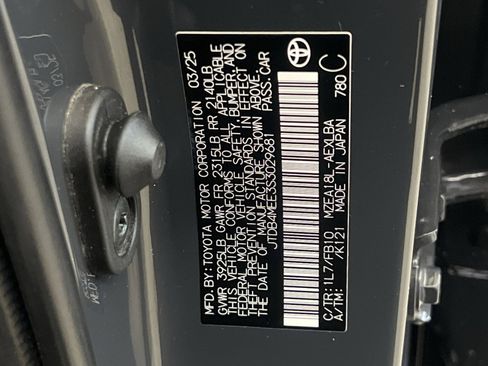 Used 2025 Toyota Corolla LE image 34