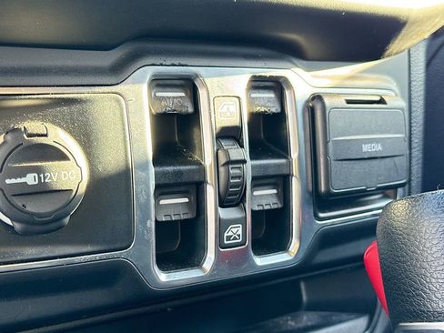 Used 2019 Jeep Wrangler Unlimited Sport S image 14