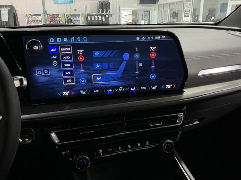 New 2026 Chevrolet Traverse LT w/ Driver Confidence Package image 29