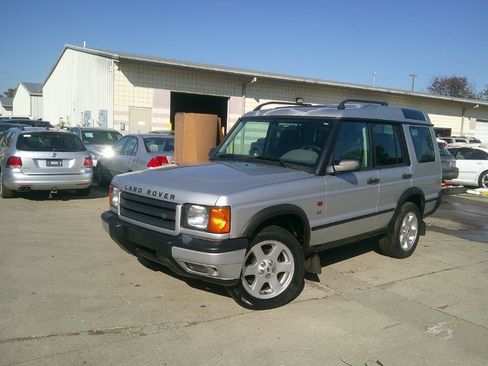 Used 2002 Land Rover Discovery SE image 3