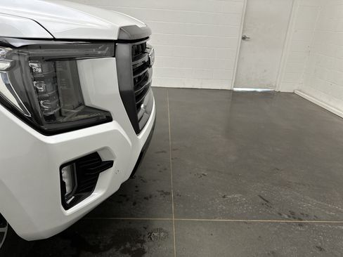 Used 2023 GMC Yukon AT4 w/ AT4 Premium Plus Package AWD/4WD image 2