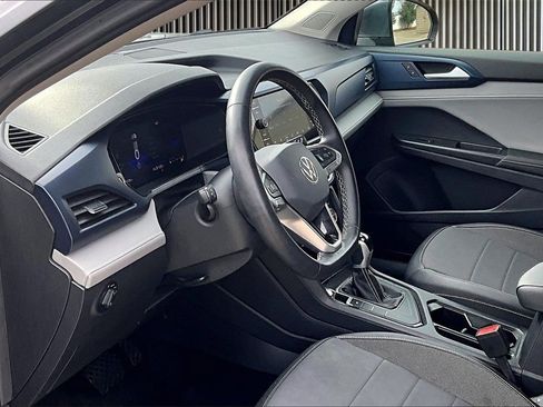 Used 2024 Volkswagen Taos SE image 14