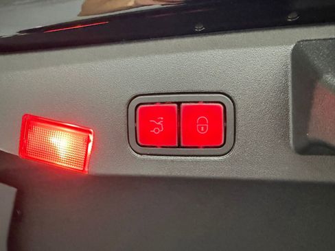 Used 2014 Mercedes-Benz SL 550 image 66