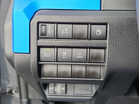 Used 2025 Toyota Tacoma TRD Sport image 21