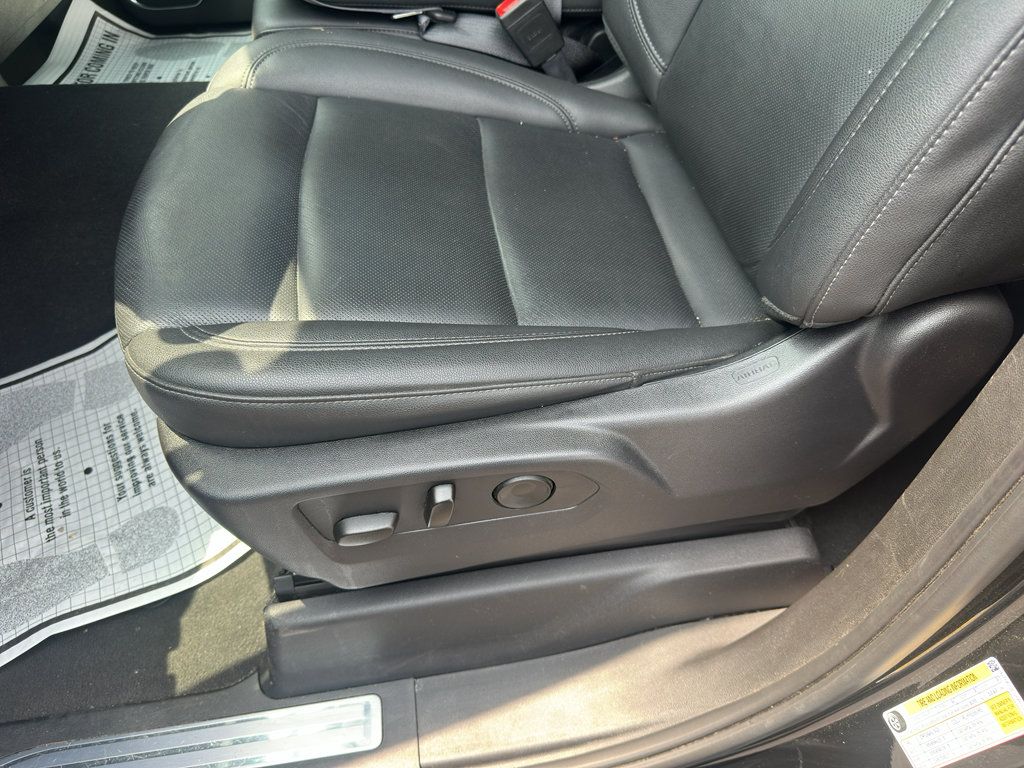 Used 2024 GMC Sierra 1500 SLT AWD/4WD image 16
