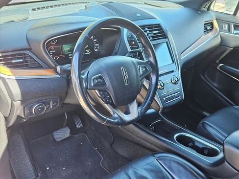 Used 2019 Lincoln MKC Reserve image 11