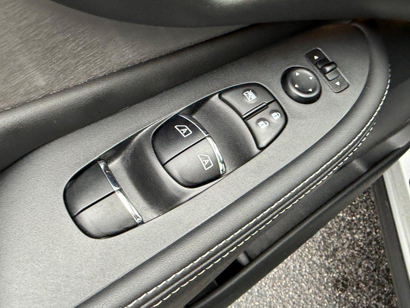 Used 2021 Nissan Murano SL w/ SL Moonroof Package FWD image 16