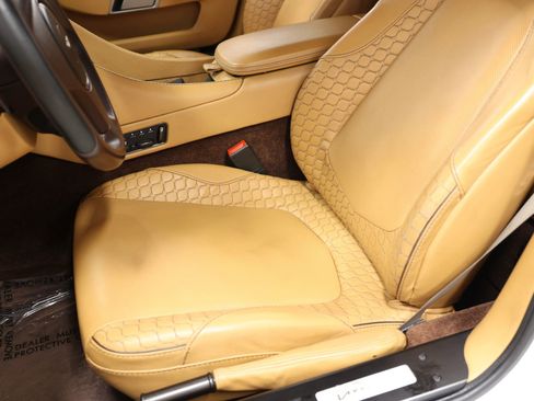 Used 2015 Aston Martin Vanquish Volante RWD image 21