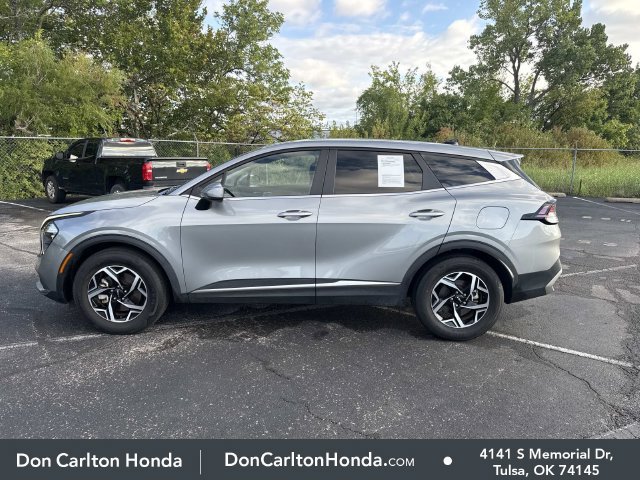 Used 2023 Kia Sportage LX FWD image 9