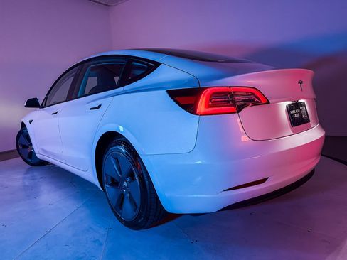 Used 2023 Tesla Model 3 Standard Range RWD image 3