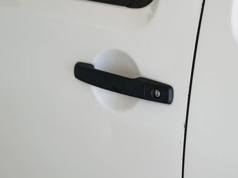 Used 2019 Nissan Frontier SV image 33