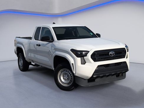Used 2024 Toyota Tacoma SR image 2