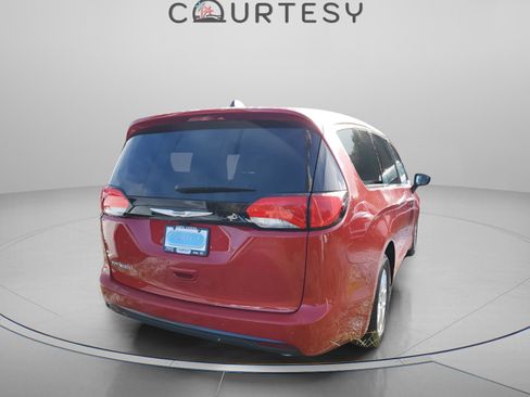 New 2026 Chrysler Voyager LX image 3