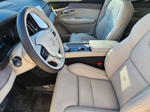 New 2026 Volvo XC90 T8 Ultra w/ Protection Package Premier AWD/4WD image 4