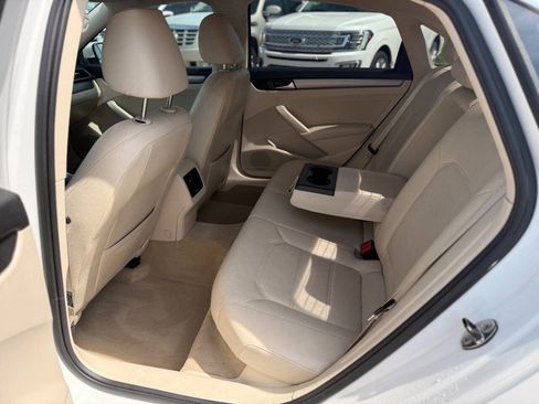 Used 2014 Volkswagen Passat TDI SE image 18