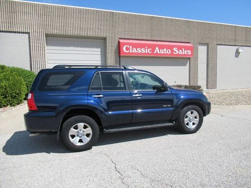 Used 2006 Toyota 4Runner SR5 AWD/4WD image 5