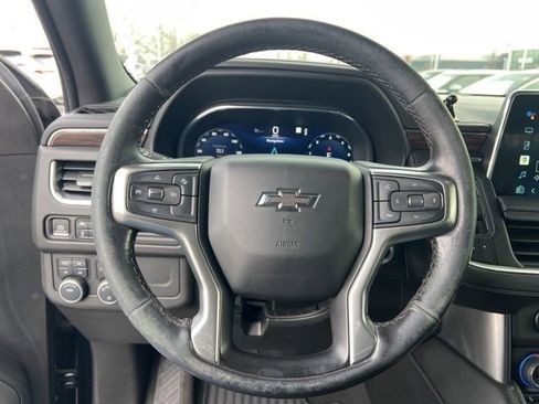 Used 2022 Chevrolet Suburban Z71 image 13