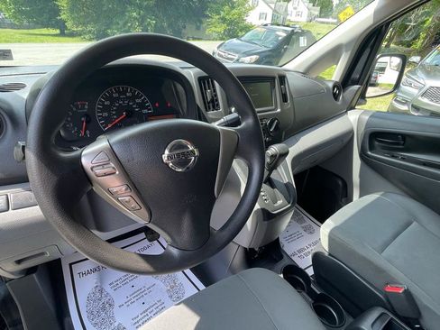Used 2020 Nissan NV200 S FWD image 17