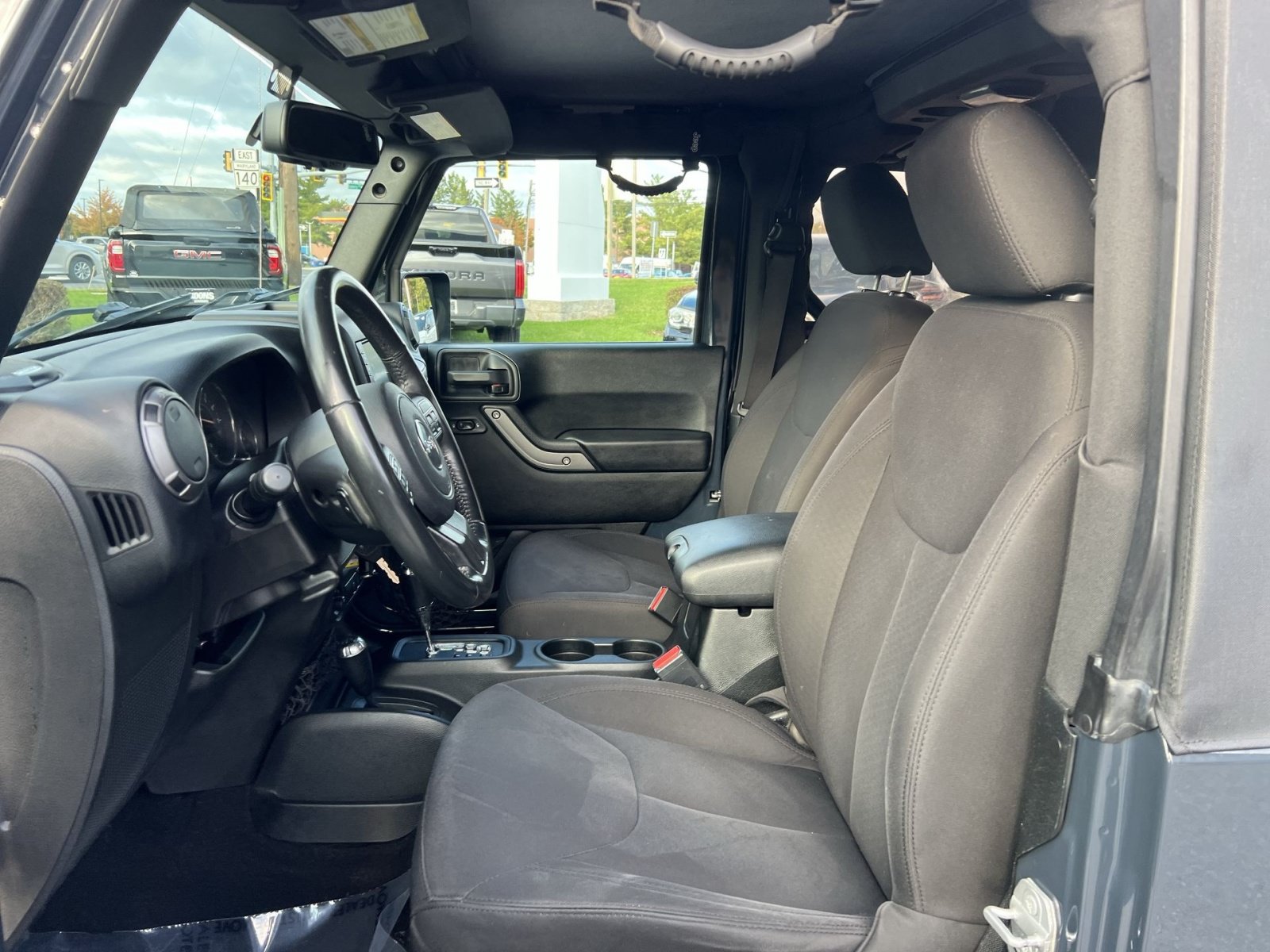 Used 2018 Jeep Wrangler Sport AWD/4WD image 13