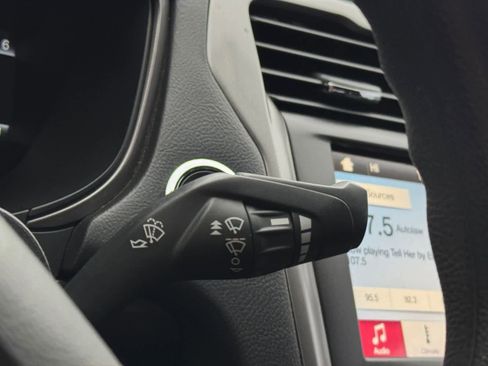 Used 2018 Ford Fusion SE w/ Fusion SE Technology Package image 15