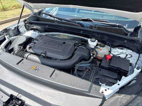 Used 2025 Buick Envision Sport Touring AWD/4WD image 24