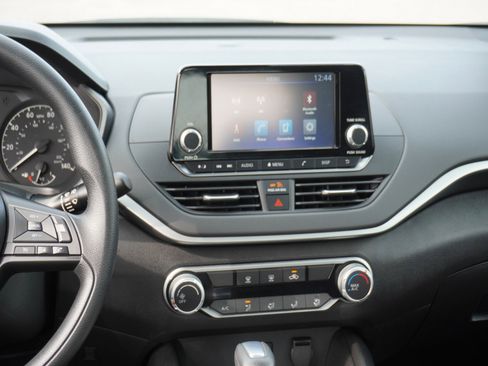 Used 2024 Nissan Altima 2.5 S image 13