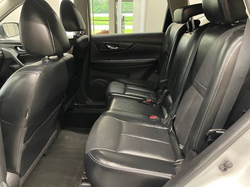 Used 2018 Nissan Rogue SL AWD/4WD image 16