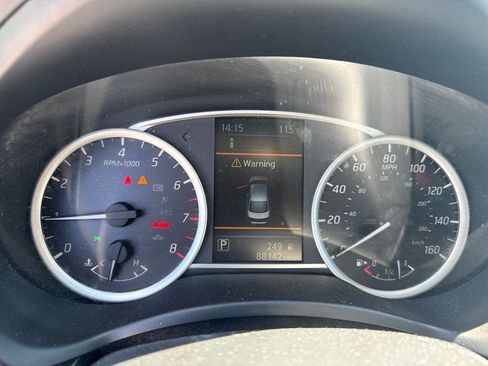 Used 2019 Nissan Sentra SV FWD image 2