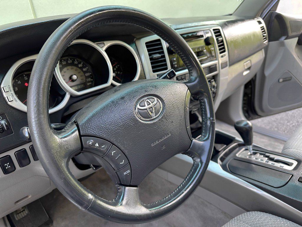 Used 2003 Toyota 4Runner SR5 w/ 4Runner Convenience Pkg AWD/4WD image 21