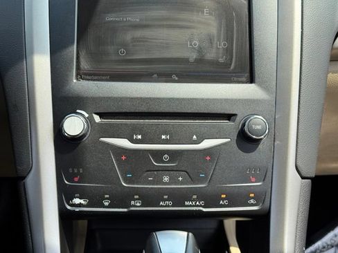 Used 2014 Ford Fusion SE w/ Equipment Group 202A FWD image 12