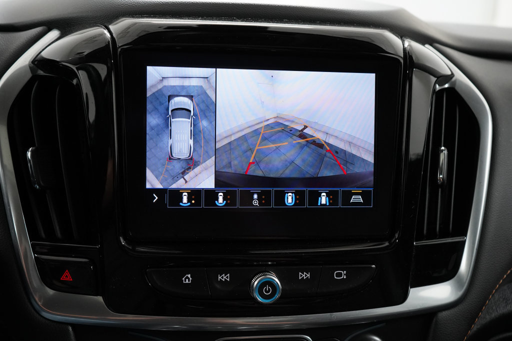 Used 2020 Chevrolet Traverse LT w/ LT Premium Package FWD image 29