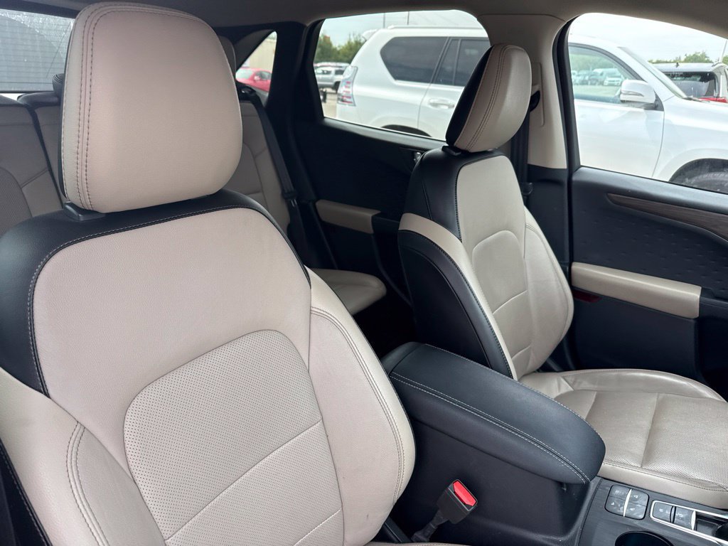 Used 2020 Ford Escape Titanium AWD/4WD image 17