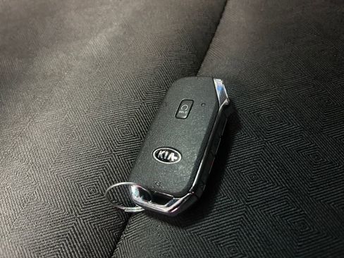 Used 2021 Kia Niro Touring FWD image 33