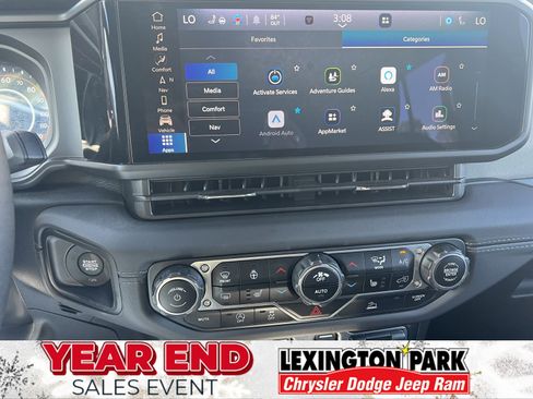 Used 2024 Jeep Wrangler Sahara w/ Technology Group image 18